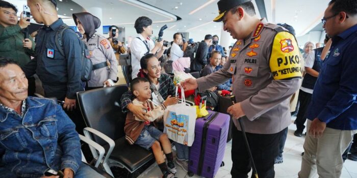Berita Kapolri Hadiri Bakti Kesehatan Polri dan Donor Darah KSPSI di Banten