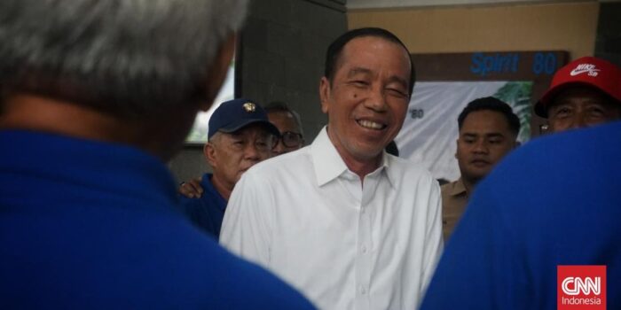 Berita Kelakar Jokowi, Terpaksa Datang Reuni Demi Ijazah Tak Dituding Palsu