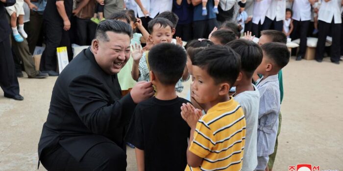 Berita Kim Jong Un Hukum 4 Pemuda Gegara Pakai Bahasa Gaul Korsel
