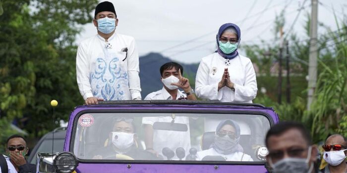 Berita Divonis Bebas Kasus Korupsi Rp1,7 M, Eks Bupati Bone Bolango Menangis