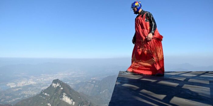 Berita Pernah Lompat dari Stratosfer, Skydiver Austria Tewas Tragis di Italia