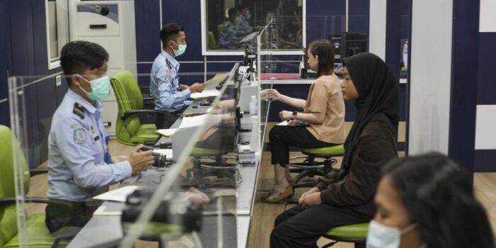 Berita Seskab Bertemu Menteri Imipas, Bahas Pelayanan Cepat dan Transparan