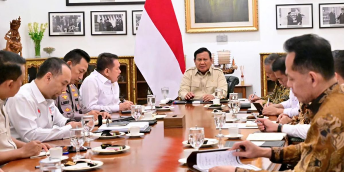 Berita Prabowo Mendadak Kumpulkan Kapolri-Jaksa Agung di Istana Semalam