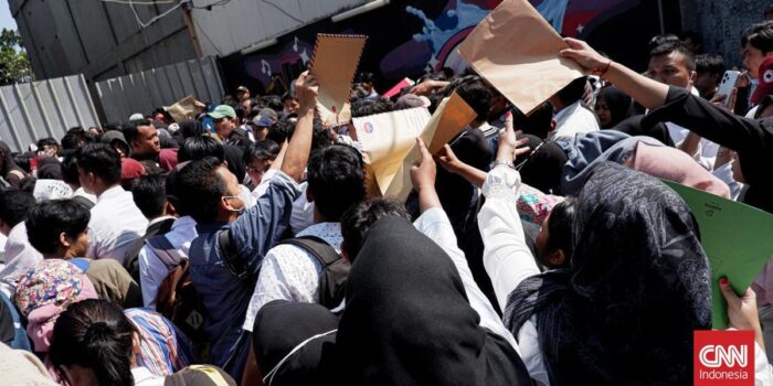 Berita Media Asing soal Gen Z di RI Sulit Cari Kerja: S1 Jadi Pasukan Oranye