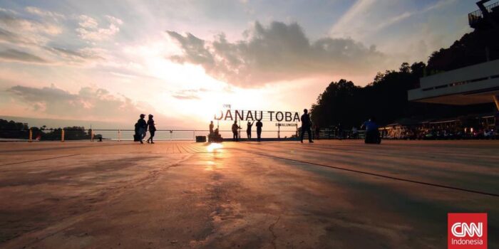Berita Air Danau Toba Keruh, Sampelnya Diambil untuk Uji Laboratorium