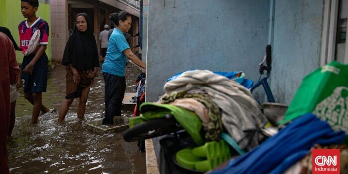 Berita Hujan Deras Senin Malam, Titik Banjir di Jaksel-Jakbar Bertambah