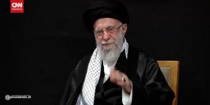 Berita Momen Khamenei Muncul Perdana di Publik Usai Perang Iran-Israel