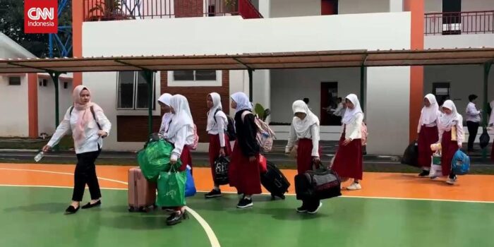 Berita Momen Para Siswa Memulai Hari di Sekolah Rakyat