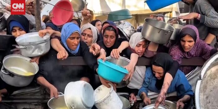 Berita Pilu Warga Gaza Berebut Makanan di Tengah Krisis Kelaparan