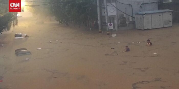 Berita Penampakan Horor Banjir Besar di Beijing, 30 Orang Tewas