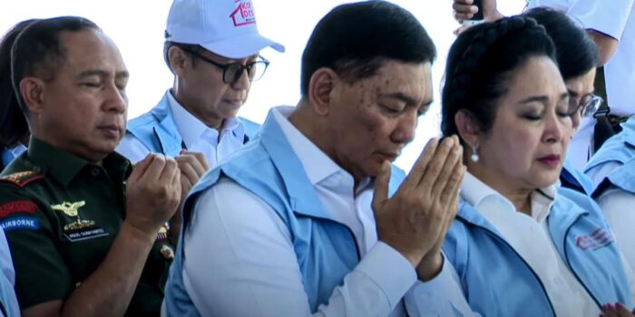 Berita Prabowo Disambut Riuh saat Sapa Titiek Soeharto: Ada Apa Nih?