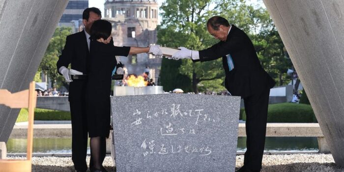 Berita Wali Kota Hiroshima Kazumi Tantang Trump Datang Lihat Efek Bom Atom
