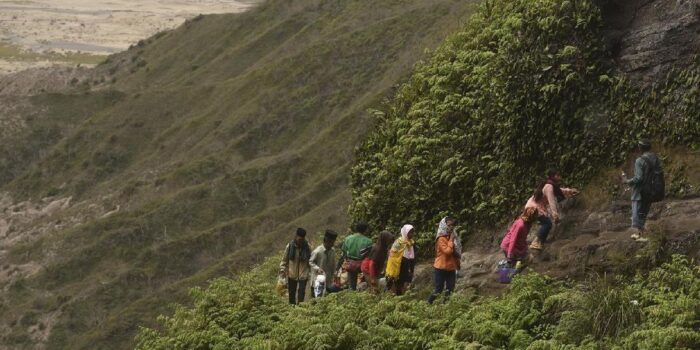Berita 32 Pendaki HUT RI di Gunung Bawakaraeng Alami Hipotermia, 1 Tewas