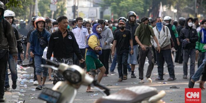 Berita Bentrok Sempat Pecah di Depan Mako Brimob Kelapa Dua Sabtu Pagi