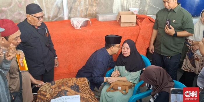 Berita Anies Melayat ke Rumah Duka Affan Kurniawan, Ikut Salat Jenazah