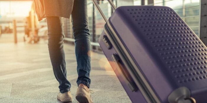 Berita Sopir Bus Pergoki Wanita Bawa Koper Berisi Bocah 2 Tahun Hidup-hidup
