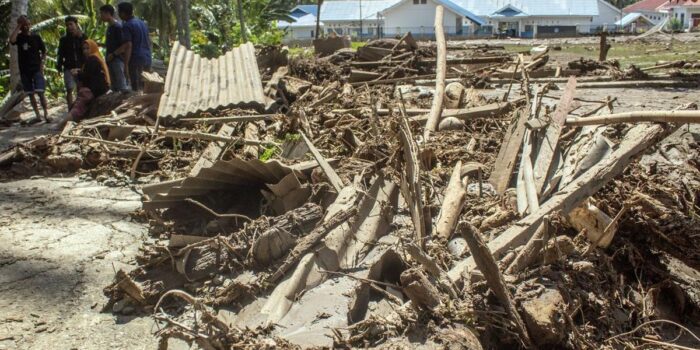 Berita Banjir Bandang Terjang Sigi Sulteng, 2 Rumah Hanyut Terseret Arus