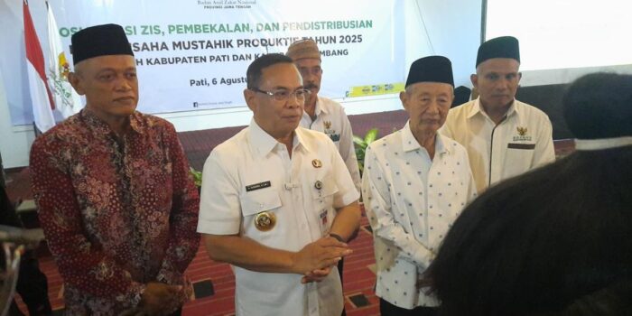 Berita Gubernur Jateng Minta Bupati Pati Kaji Ulang Kenaikan PBB 250 Persen