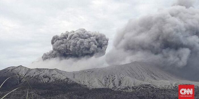 Berita Gunung Api Tidur 450 Tahun di Rusia Erupsi Usai Gempa M 8,8
