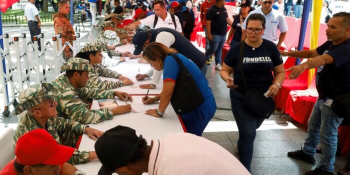 Berita Diambang Perang dengan AS, Venezuela Kerahkan 4,5 Juta Milisi