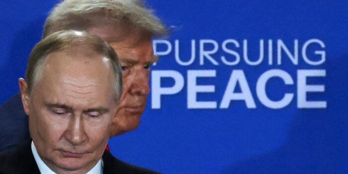 Berita Gaga Deal Sama Putin, Trump Berdalih Kejar Perdamaian Bukan Gencatan