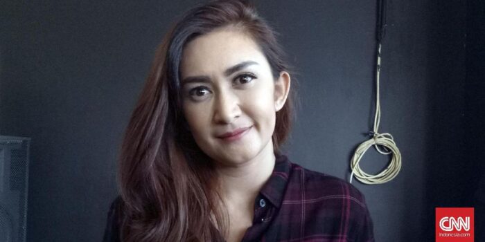 Berita Nafa Urbach Janjikan Seluruh Gaji-Tunjangan ke Dapil, Prioritas Guru