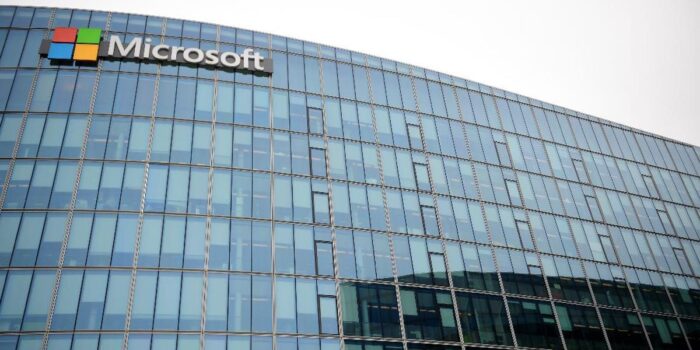 Berita Microsoft Pecat 2 Staf ‘Jajah’ Ruangan Bos Protes Relasi dengan Israel