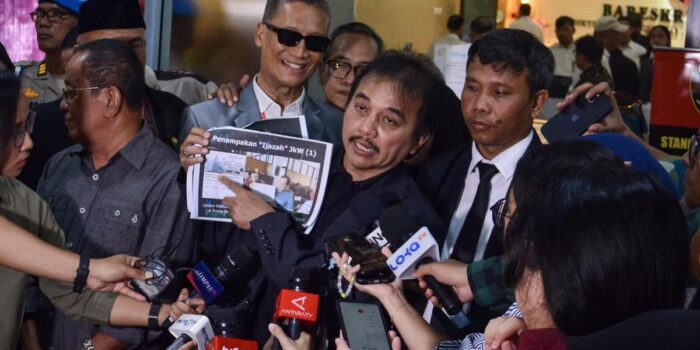 Berita UGM Tak Izinkan Roy Suryo cs Rilis Jokowi’s White Paper di UC Hotel