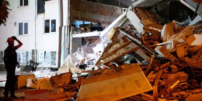 Berita Kemlu Beber Kondisi WNI saat Gempa M 6,1 Guncang Turki