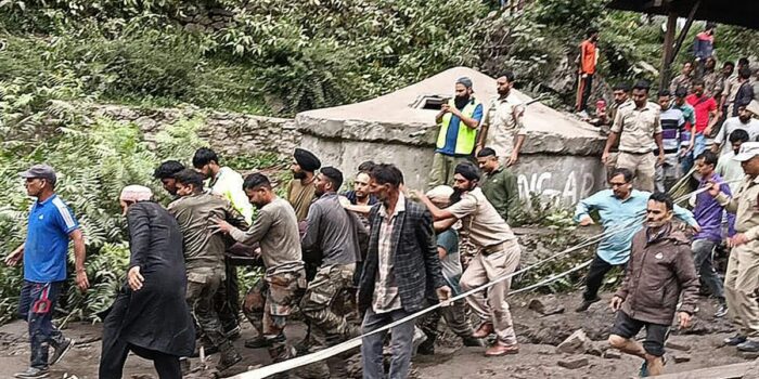 Berita 34 Tewas Imbas Banjir Bandang di Kashmir India