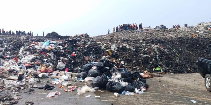 Berita Sampah di TPA Galuga Bogor Longsor, Satu Orang Tewas