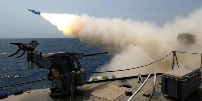 Berita Iran Pamer Rudal Baru, Hancurkan Target di Samudera Hindia