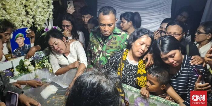 Berita Isak Tangis Iringi Pemakaman Prada Lucky