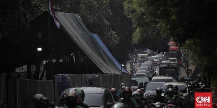 Berita Macet Horor TB Simatupang, Pramono Minta Bedeng Proyek Diperkecil