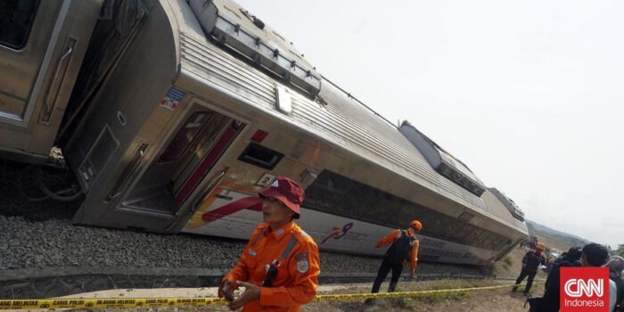 Berita Kereta Argo Bromo Anggrek Anjlok di Stasiun Pegadenbaru Subang