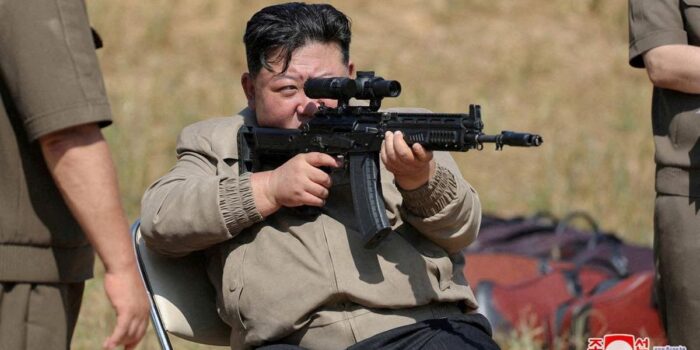 Berita Kim Jong Un ke China sampai Mahasiswa Malaysia Demo di Depan KBRI