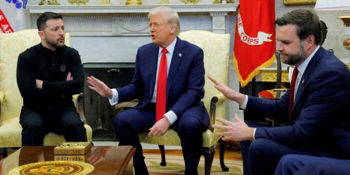 Berita Trump Dorong Pertemuan Trilateral Bersama Putin dan Zelensky
