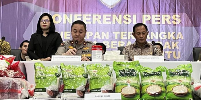 Berita Polri Tetapkan 3 Tersangka Kasus Beras Oplosan dari PT Food Station