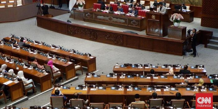 Berita DPR Maraton Bahas RUU Haji di Hari Libur, Target Disahkan Selasa Depan