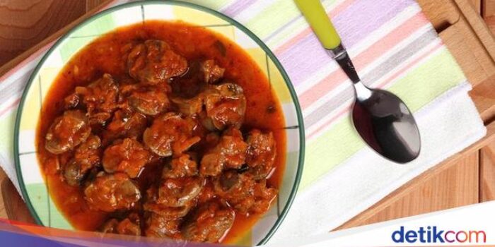 Pahami- Resep Ampela Masak Tomat yang Asam Gurih untuk Makan Siang
