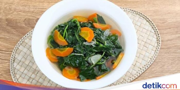 Pahami- Resep Sayur Bayam Bening Campur Wortel yang Sederhana dan Bernutrisi