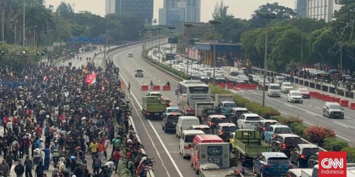 Berita Demo DPR Berlanjut, Tol Dalam Kota Diblokir Massa