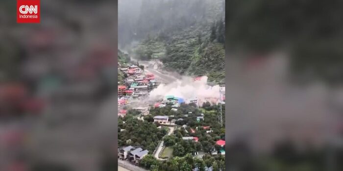 Berita Detik-detik Banjir Bandang Terjang Distrik Uttarkashi di India