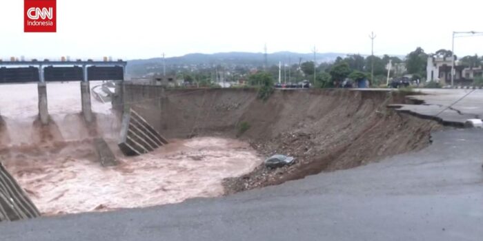 Berita Longsor dan Banjir Bandang Tewaskan 30 Orang di Kashmir India