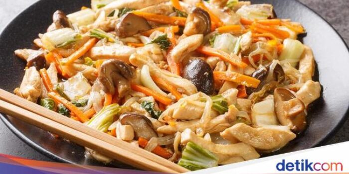 Pahami- Resep Ayam Tumis Jamur Bumbu Gurih yang Praktis buat Bekal