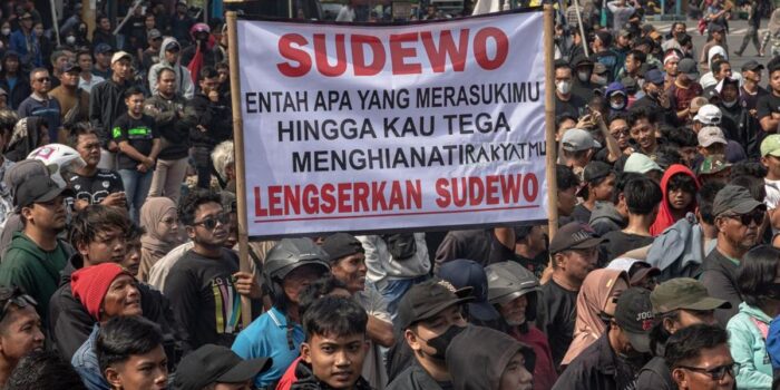 Berita DPR Minta Pemerintah Turun Tangan soal Desakan Mundur Bupati Pati