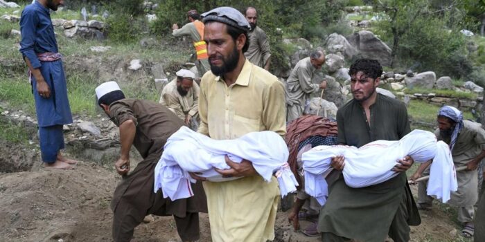 Berita Gempa Guncang Afghanistan, 2.200 Warga Tewas