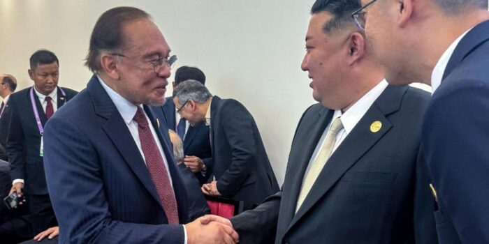 Berita Anwar Ibrahim Salaman dengan Kim Jong Un kala Malaysia-Korut Tak Akur