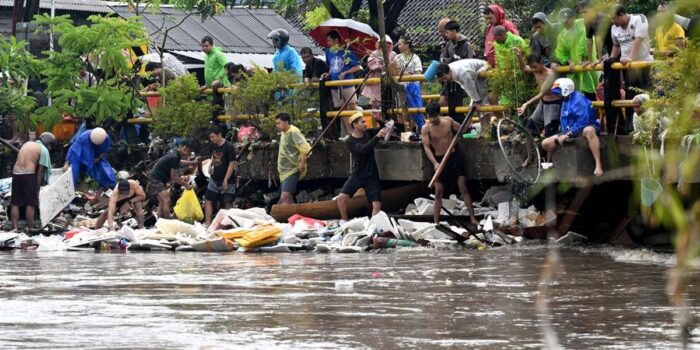 Berita Banjir Bali Sisakan Tumpukan Sampah 154 Ton, Mayoritas Plastik