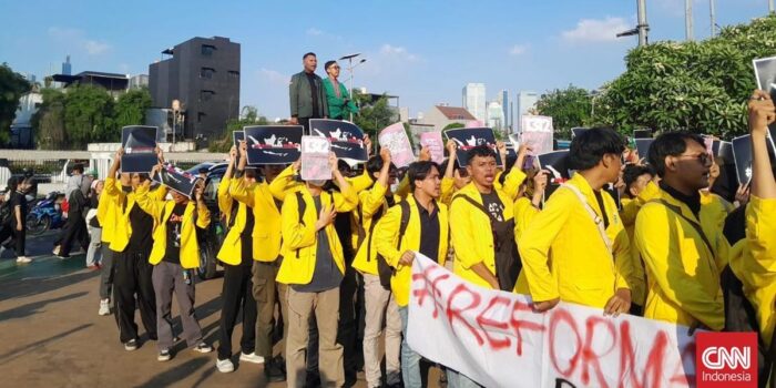 Berita Daftar 13 Tuntutan Demo BEM SI di DPR